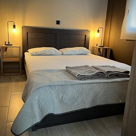 Joannas Airport Luxury Rooms Artemida  Ngoại thất bức ảnh