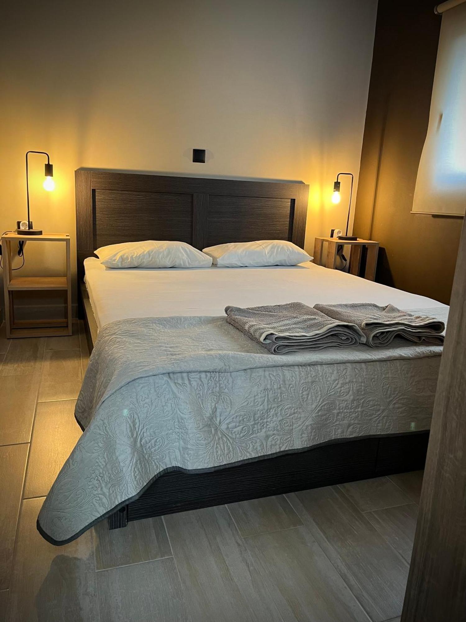 Joannas Airport Luxury Rooms Artemida  Ngoại thất bức ảnh